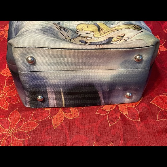 Disney Harvey’s seatbelt bag good vs evil - Picture 3 of 6